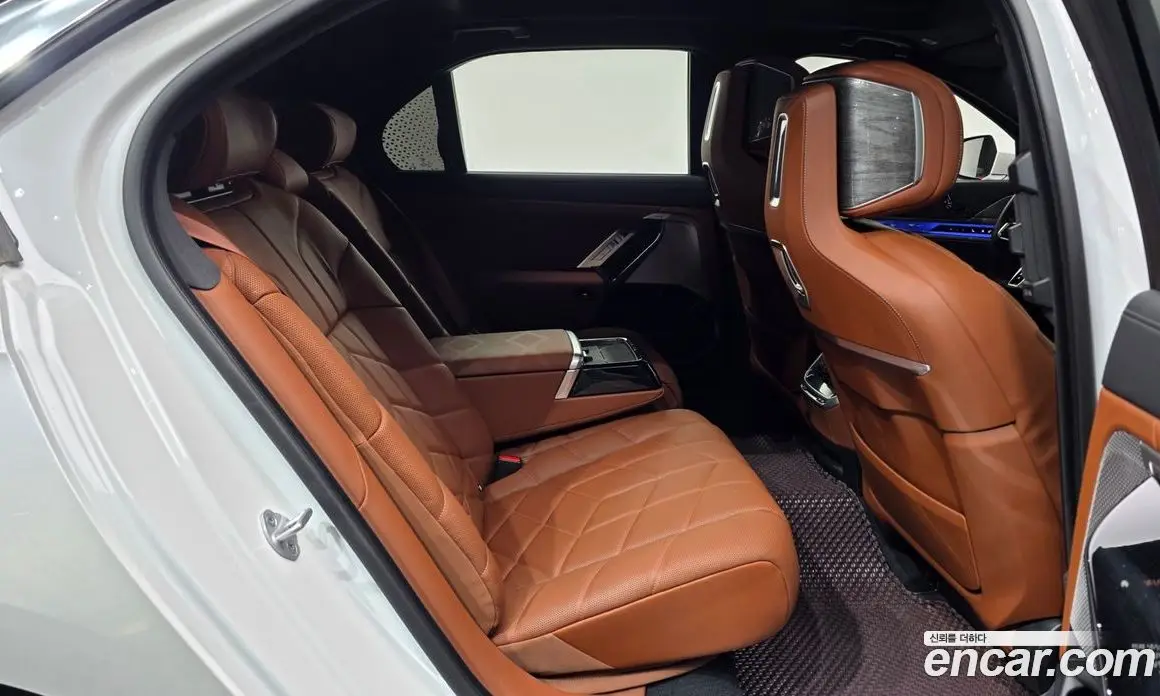 BMW 7 серия 2024 3.0 автомат (гидро), фото 18