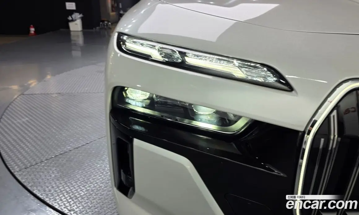 BMW 7 серия 2024 3.0 автомат (гидро), фото 8