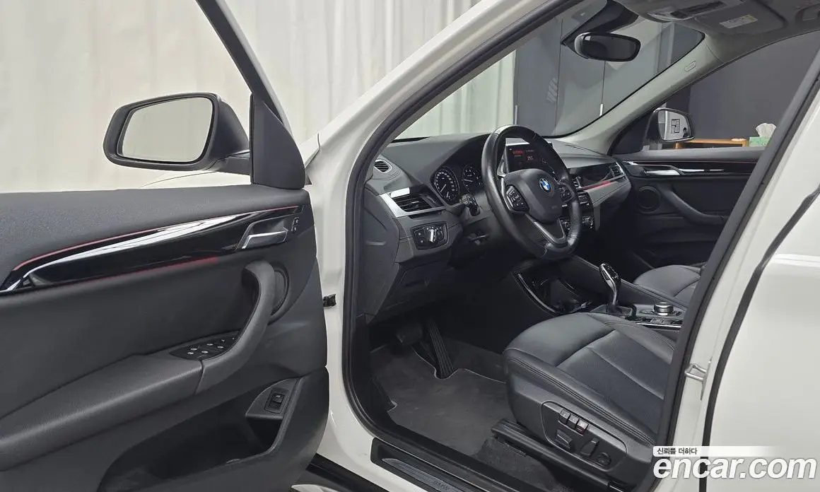 BMW X1 2022 2.0 автомат (гидро), фото 12