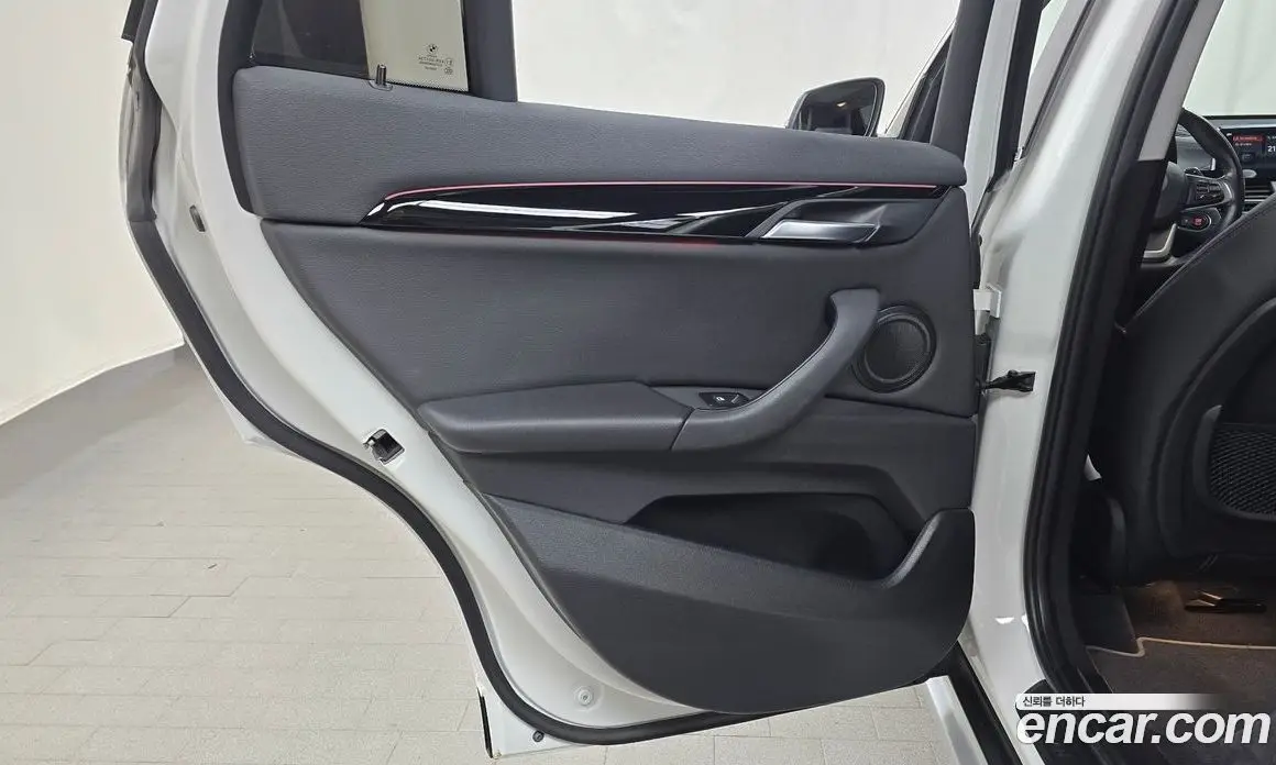 BMW X1 2022 2.0 автомат (гидро), фото 14