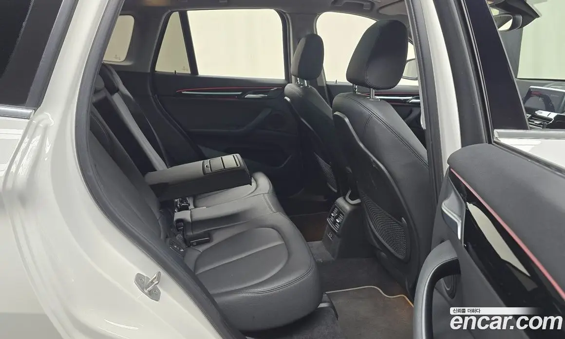 BMW X1 2022 2.0 автомат (гидро), фото 16