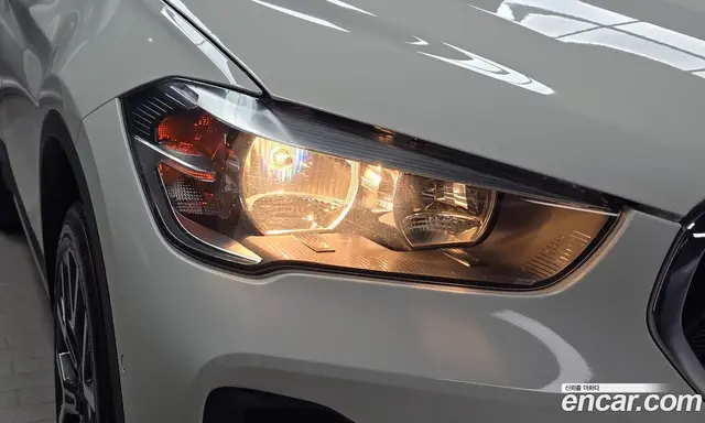BMW X1 2022 2.0 автомат (гидро), миниатюра 7