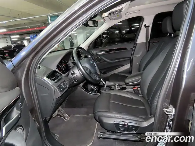 BMW X1 2022 2.0 автомат (гидро), миниатюра 6