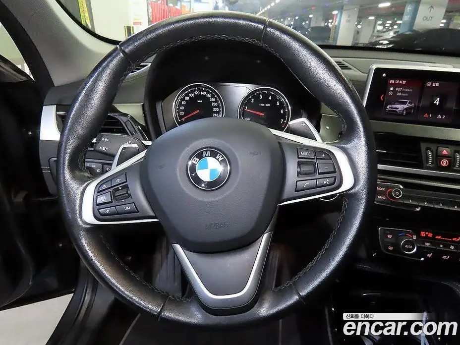BMW X1 2022 2.0 автомат (гидро), фото 8