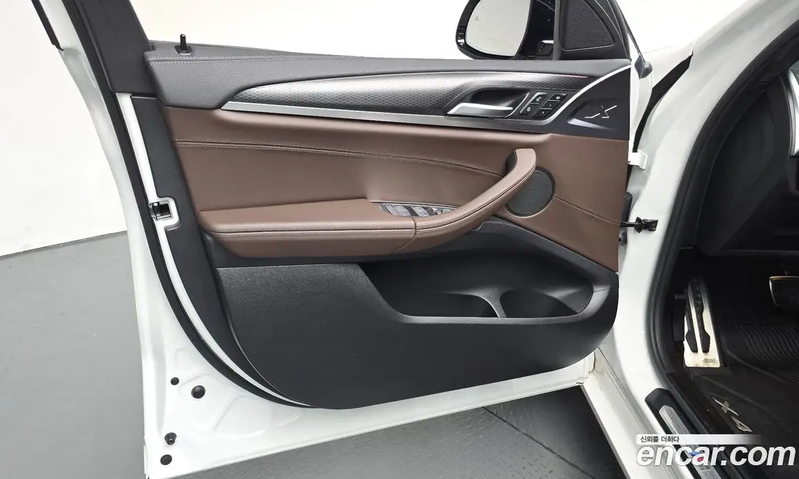 BMW X4 2023 2.0 автомат (гидро), фото 14