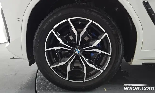 BMW X4 2023 2.0 автомат (гидро), миниатюра 5