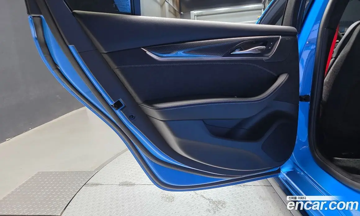 Cadillac CT5-V 2023 6.2 автомат (гидро), фото 15