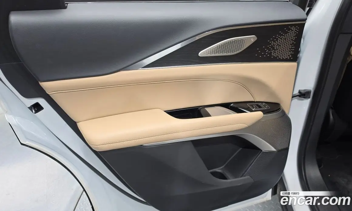 Cadillac Lyriq 2024 0.3 автомат (гидро), фото 15