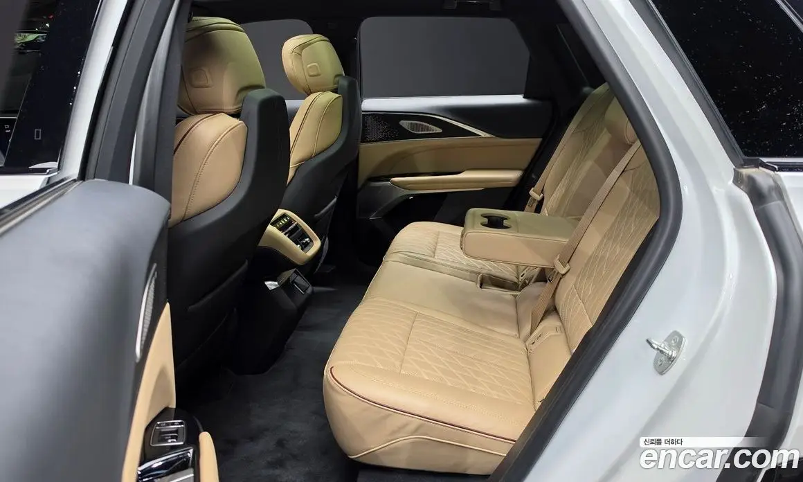 Cadillac Lyriq 2024 0.3 автомат (гидро), фото 17