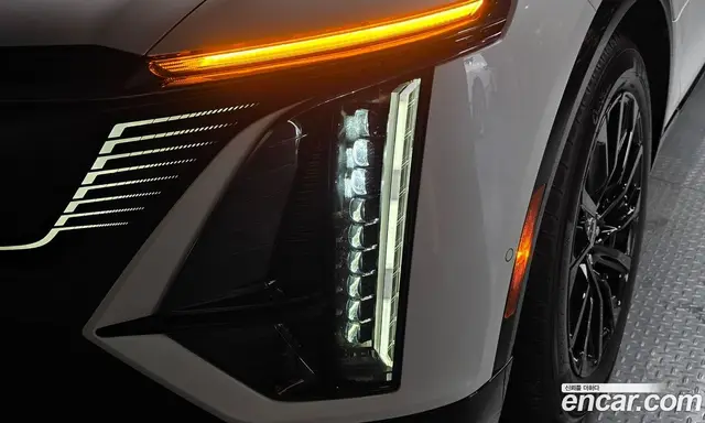 Cadillac Lyriq 2024 0.3 автомат (гидро), миниатюра 8