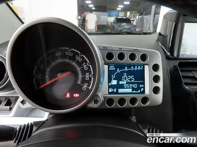 Chevrolet Spark 2012 1.0 автомат (гидро), миниатюра 8