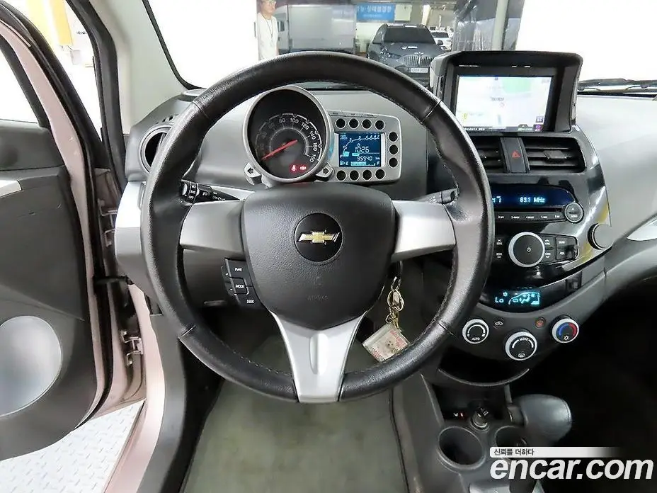 Chevrolet Spark 2012 1.0 автомат (гидро), фото 9