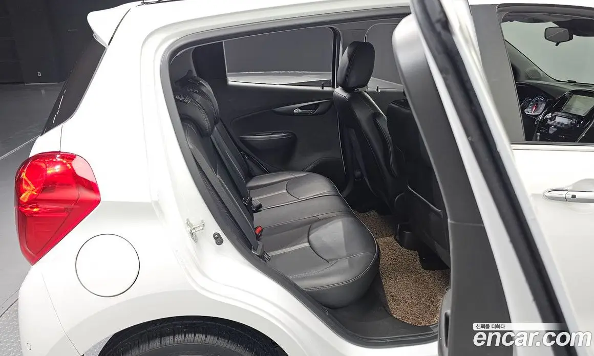 Chevrolet Spark 2019 1.0 автомат (гидро), фото 17