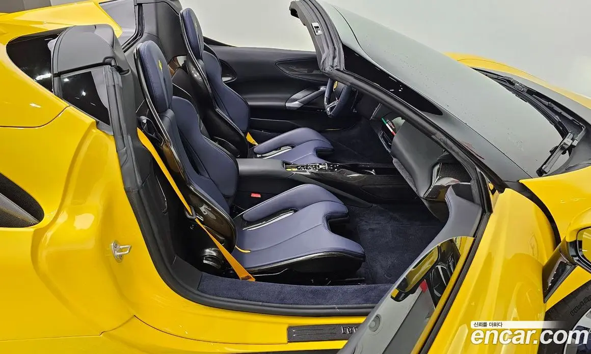 Ferrari SF90 2023 4.0 автомат (гидро), фото 10 Ferrari SF90 2023 4.0 автомат (гидро), фото 10