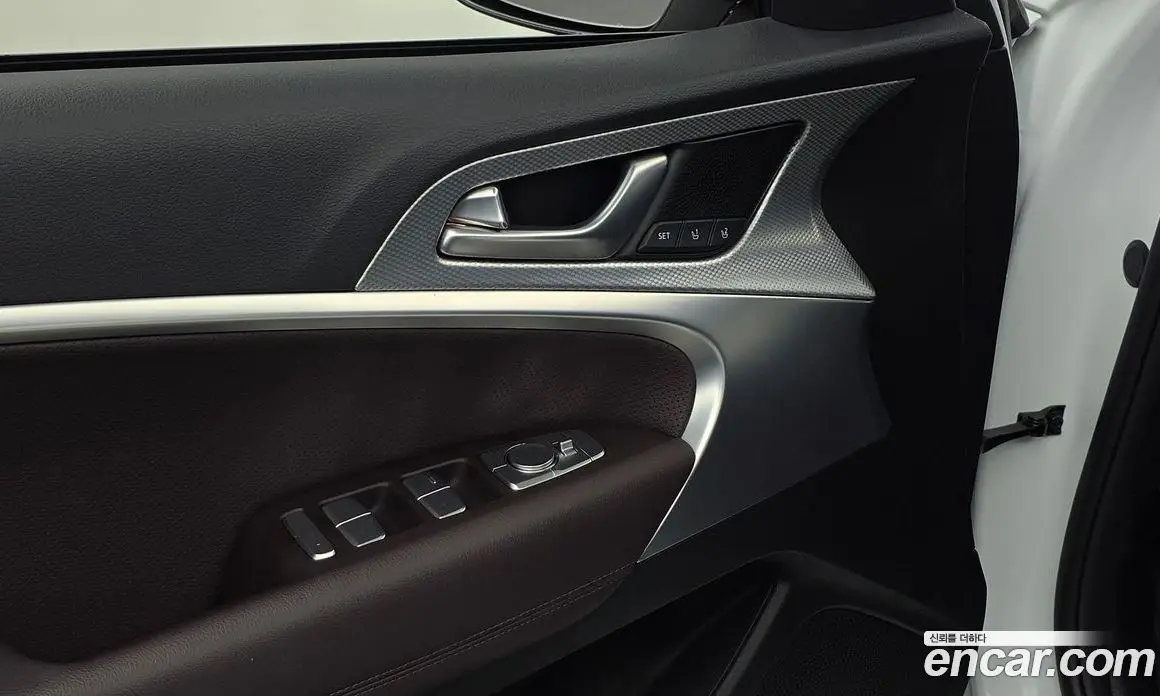 Genesis G70 2023 2.0 автомат (гидро), фото 17