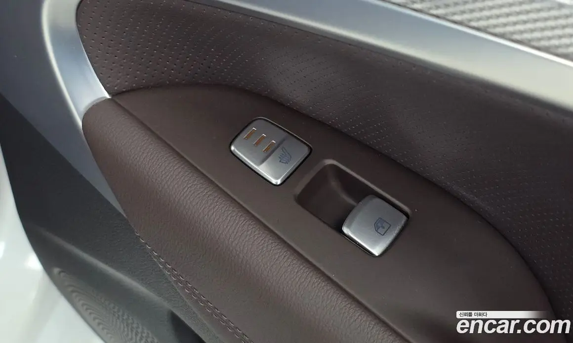 Genesis G70 2023 2.0 автомат (гидро), фото 19