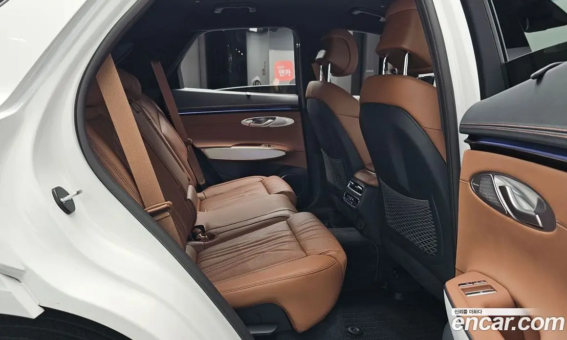 Genesis GV70 2024 2.5 автомат (гидро), фото 16