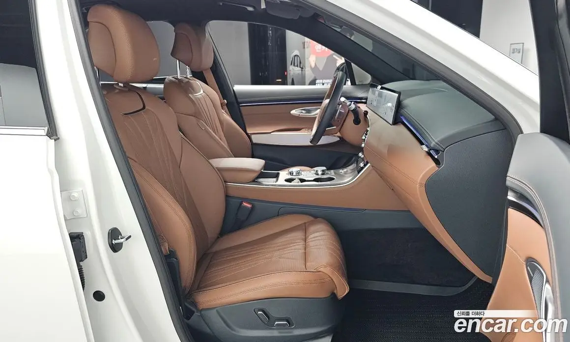 Genesis GV70 2024 2.5 автомат (гидро), фото 17