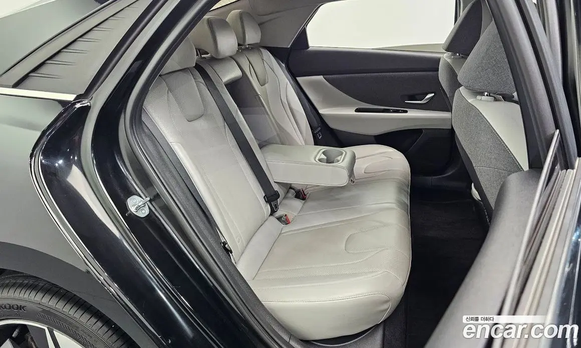 Hyundai Avante 2023 1.6 автомат (гидро), фото 11