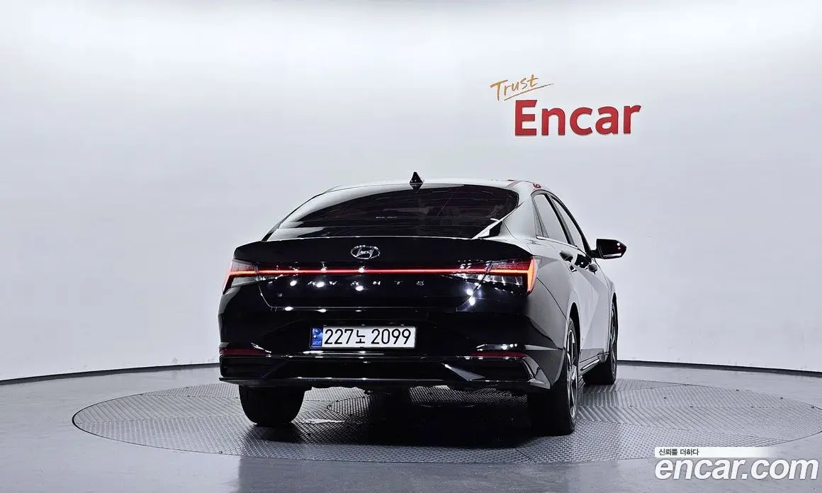 Hyundai Avante 2023 1.6 автомат (гидро), фото 4