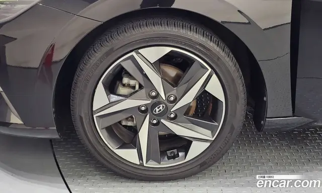 Hyundai Avante 2023 1.6 автомат (гидро), миниатюра 5