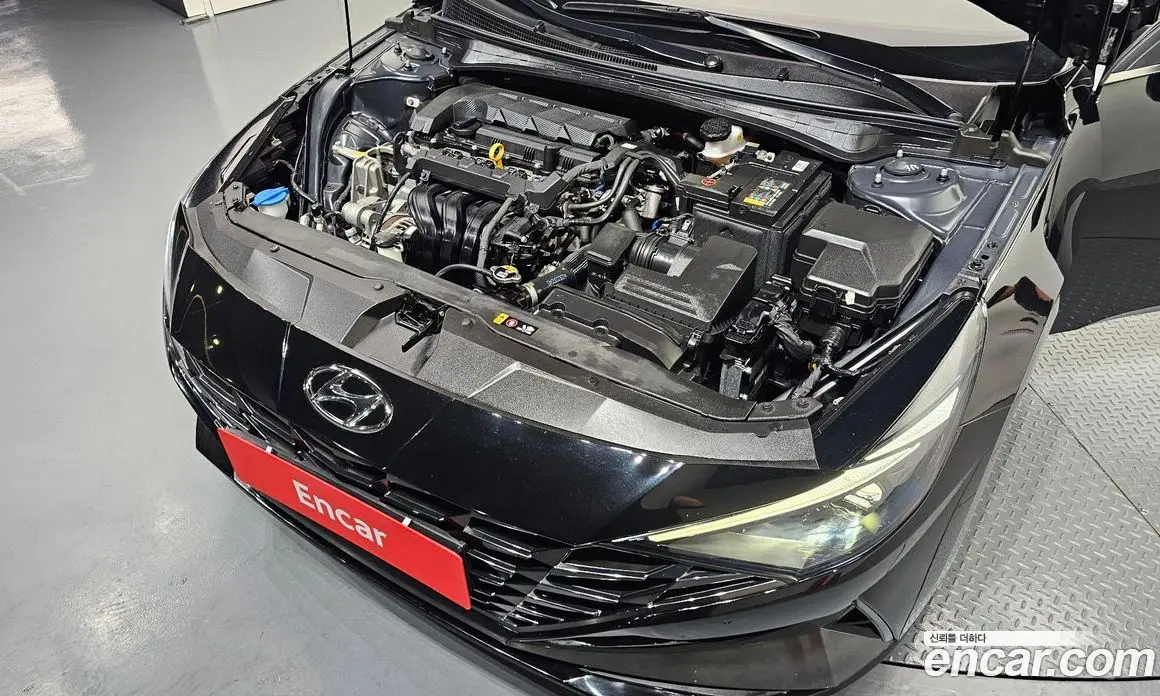 Hyundai Avante 2023 1.6 автомат (гидро), фото 6