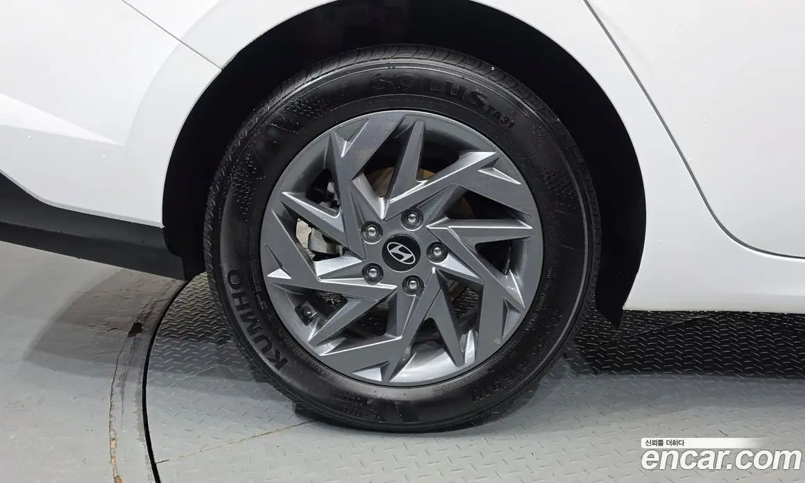 Hyundai Avante 2025 1.6 автомат (гидро), фото 7