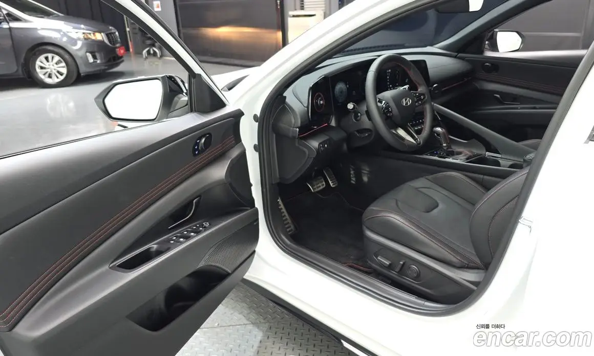 Hyundai Avante 2025 1.6 автомат (гидро), фото 13