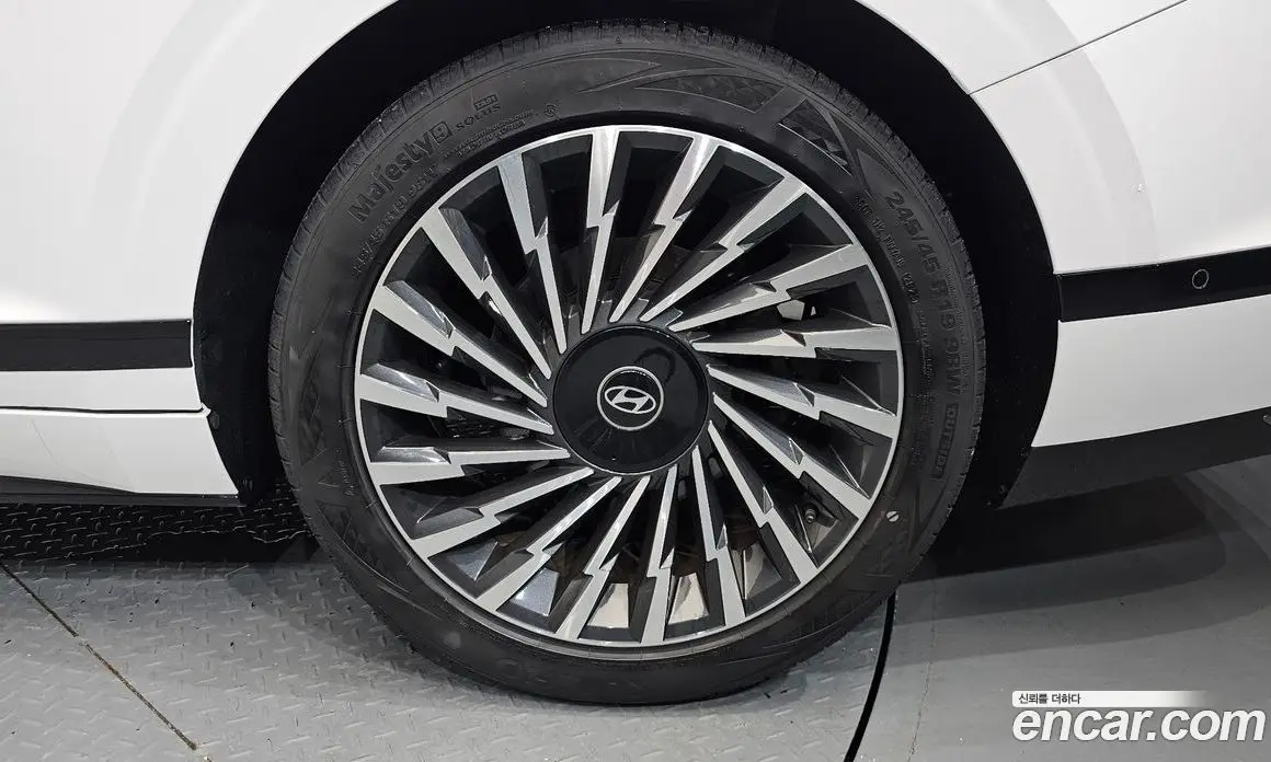 Hyundai Grandeur 2023 1.6 автомат (гидро), фото 6