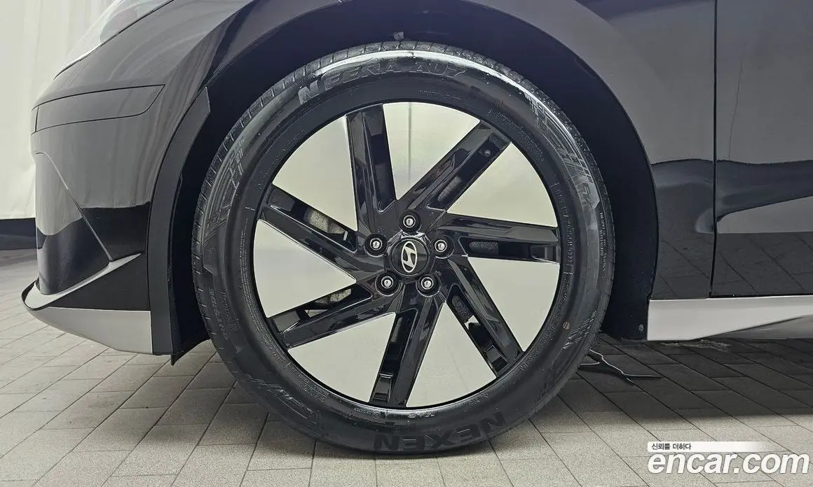 Hyundai Ioniq 6 2023 0.1 автомат (гидро), фото 4