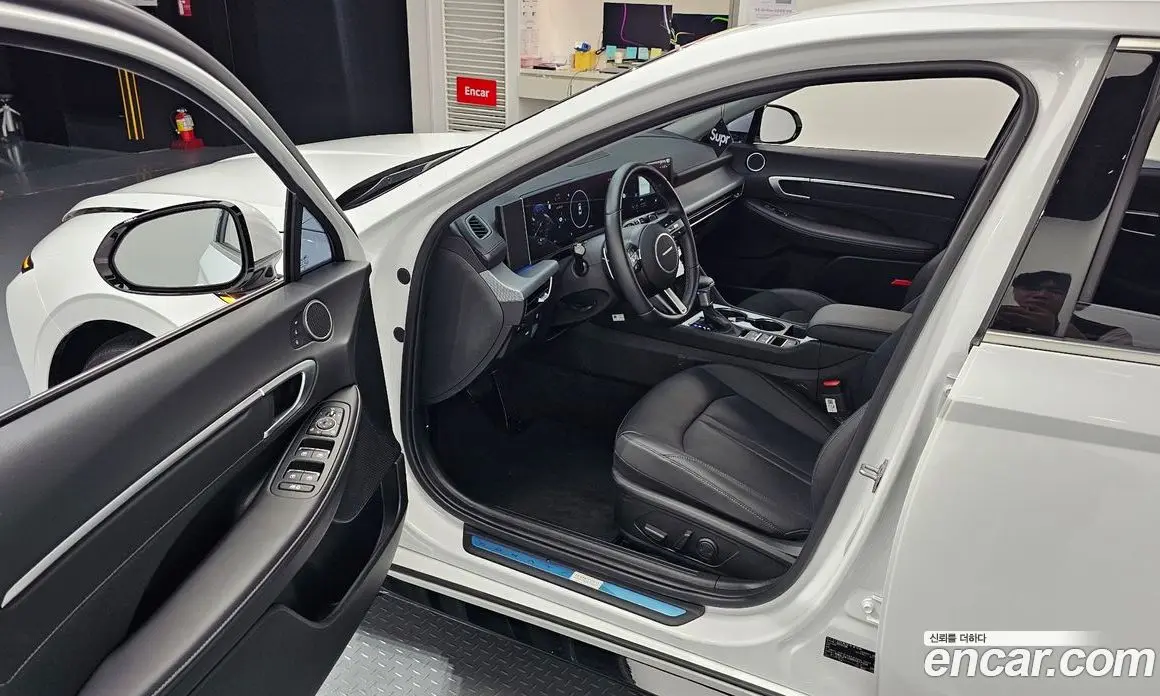 Hyundai Sonata 2024 2.0 автомат (гидро), фото 12