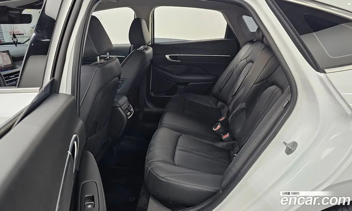 Hyundai Sonata 2024 2.0 автомат (гидро), фото 17