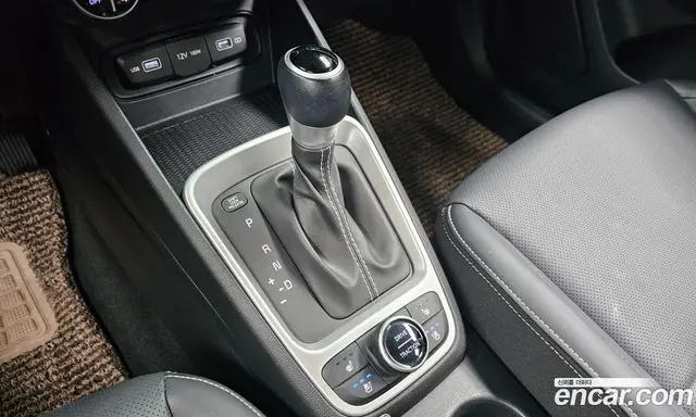 Hyundai Venue 2022 1.6 автомат (гидро), миниатюра 12