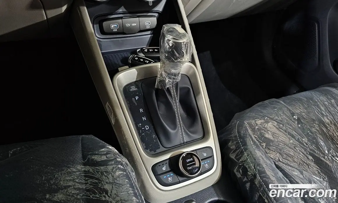 Hyundai Venue 2025 1.6 автомат (гидро), фото 12