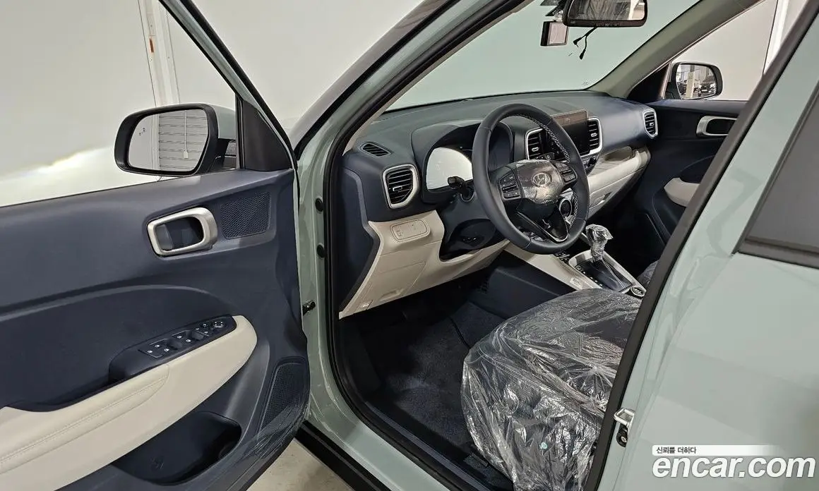 Hyundai Venue 2025 1.6 автомат (гидро), фото 13