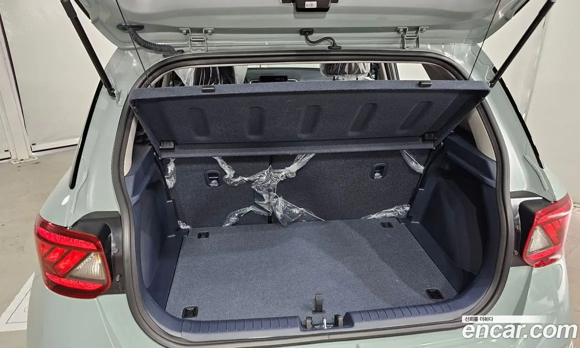 Hyundai Venue 2025 1.6 автомат (гидро), фото 33