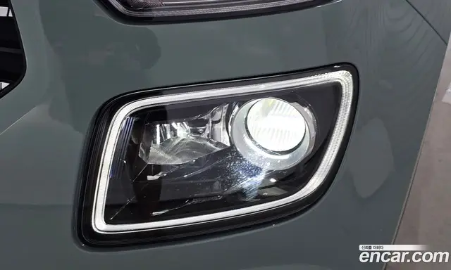 Hyundai Venue 2025 1.6 автомат (гидро), миниатюра 8