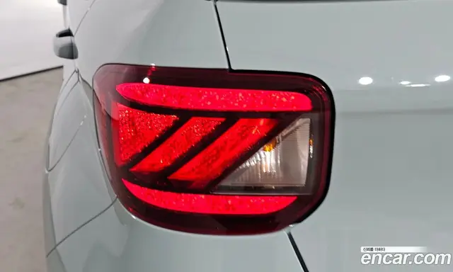 Hyundai Venue 2025 1.6 автомат (гидро), миниатюра 9