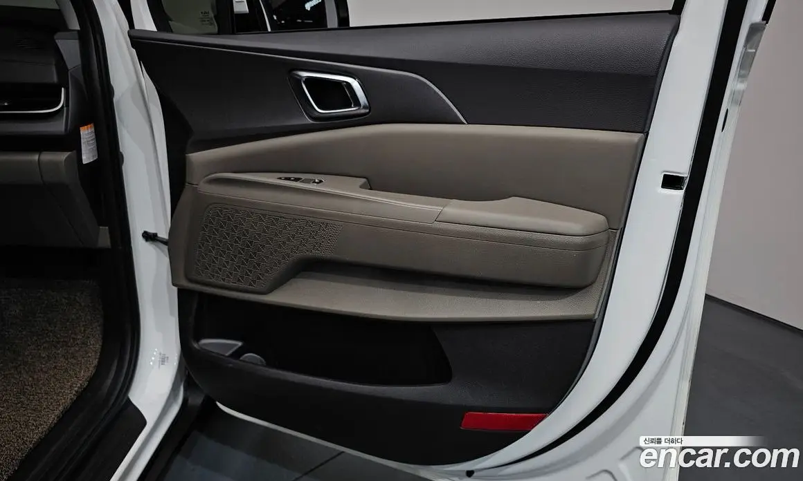 Kia Carnival 2024 1.6 автомат (гидро), фото 14