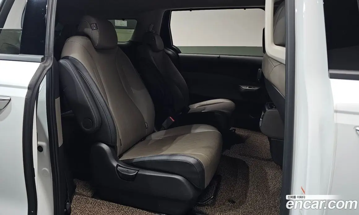 Kia Carnival 2024 1.6 автомат (гидро), фото 16