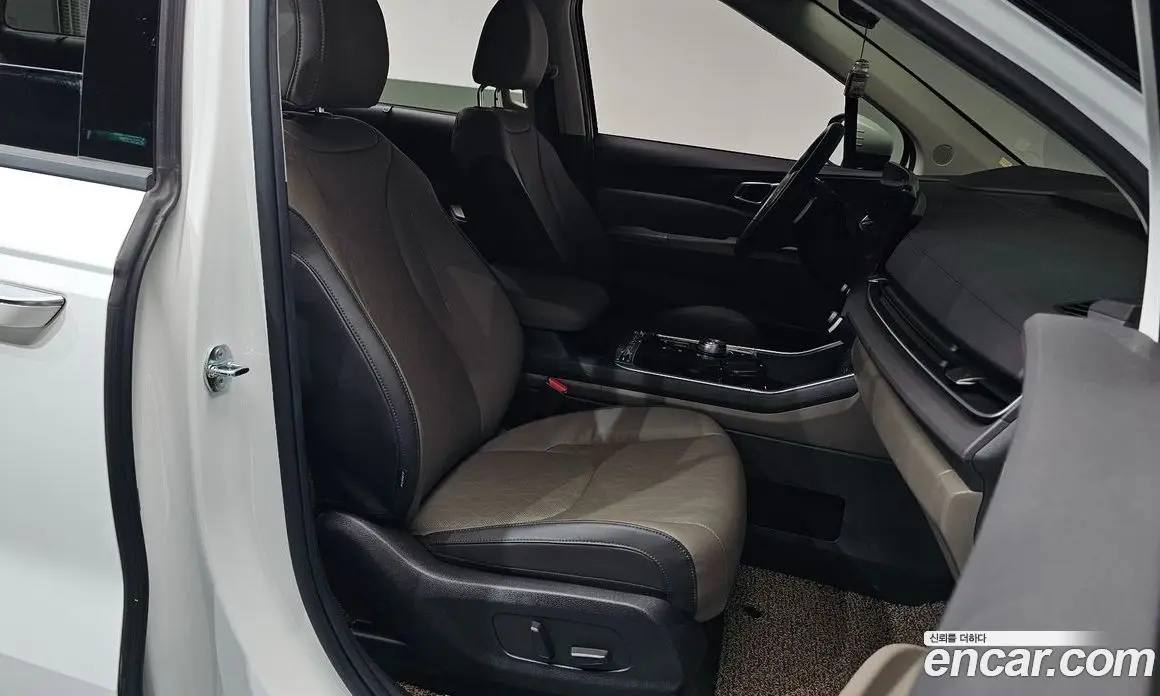 Kia Carnival 2024 1.6 автомат (гидро), фото 17