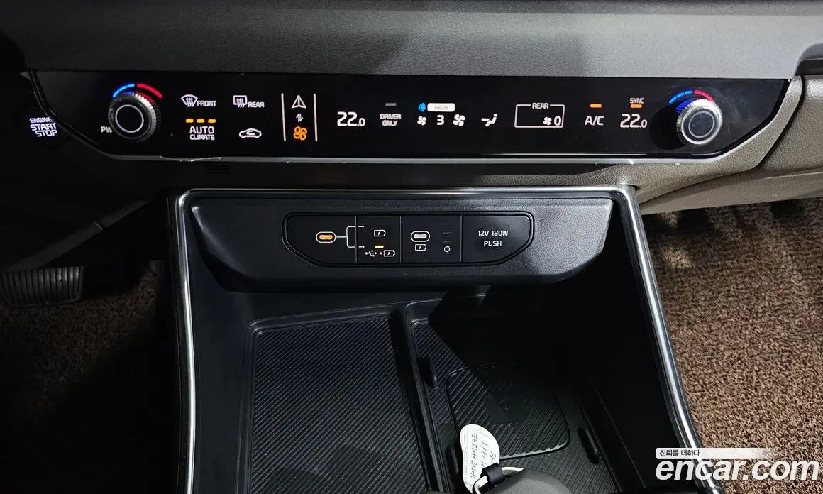 Kia Carnival 2024 1.6 автомат (гидро), фото 28