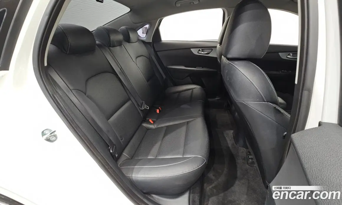 Kia K3 2023 1.6 автомат (гидро), фото 17