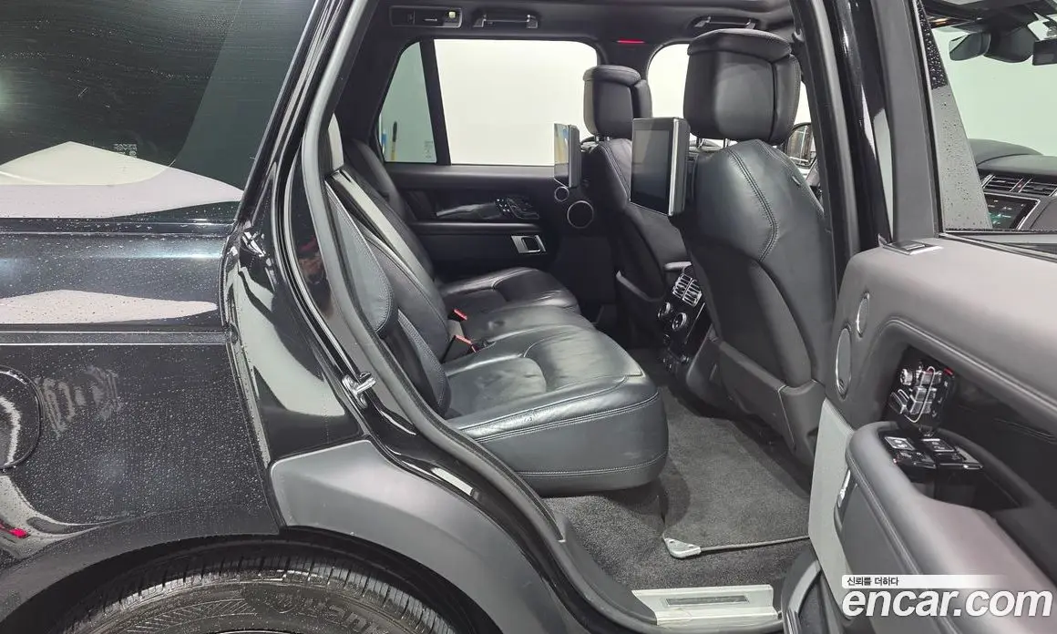 Land Rover Range Rover 2018 4.4 автомат (гидро), фото 17