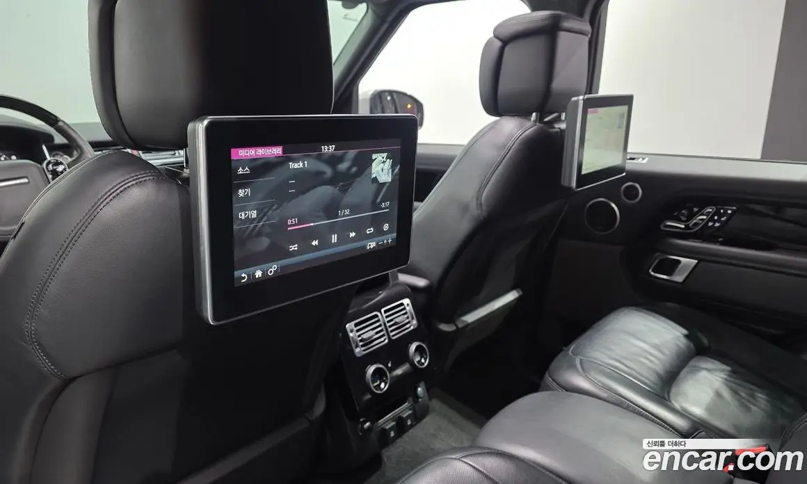 Land Rover Range Rover 2018 4.4 автомат (гидро), фото 19