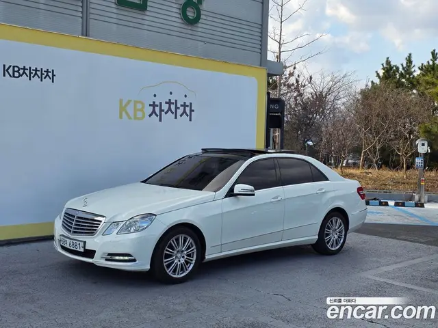 Mercedes-Benz E-Class, 2012, 104 739 км