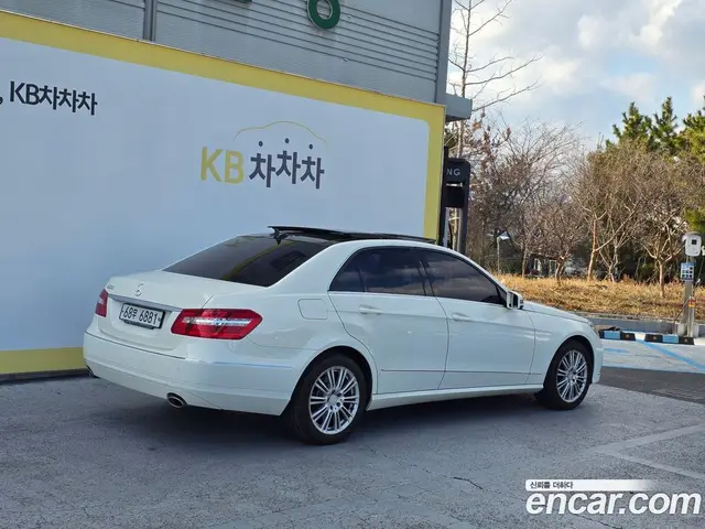 Mercedes-Benz E-Class 2012 3.5 автомат (гидро), миниатюра 2