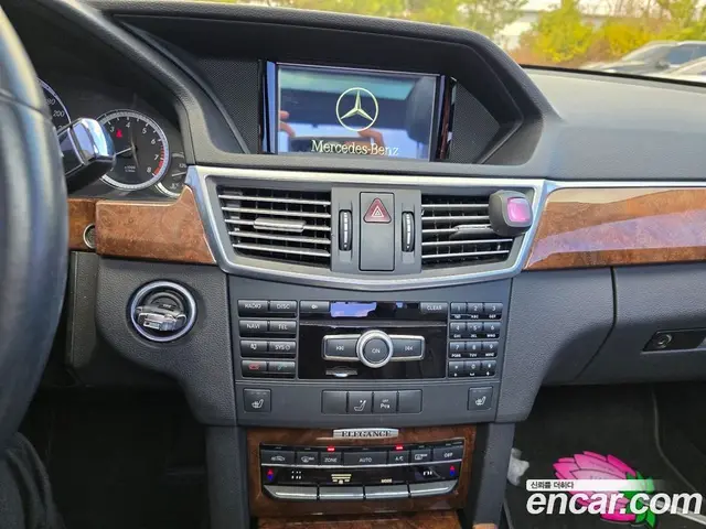 Mercedes-Benz E-Class 2012 3.5 автомат (гидро), миниатюра 11