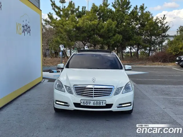 Mercedes-Benz E-Class 2012 3.5 автомат (гидро), миниатюра 3