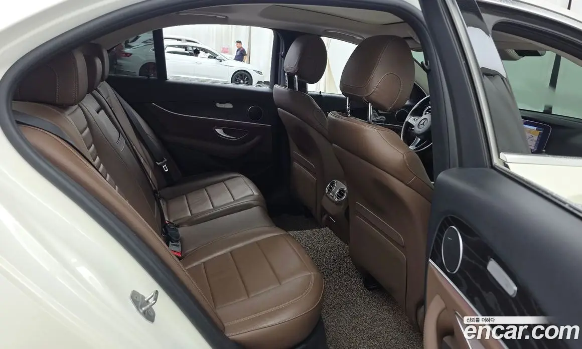 Mercedes-Benz E-Class 2016 2.0 автомат (гидро), фото 12